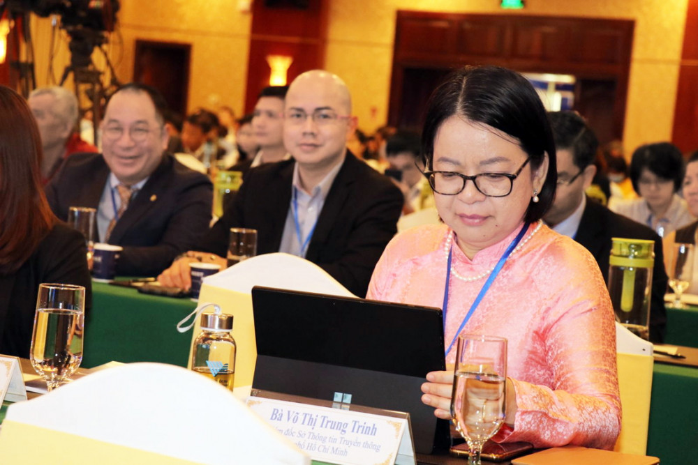 Bà Võ Thị Trung Trinh đang từng ngày cùng cộng sự vận hành đề án  xây dựng thành phố thông minh