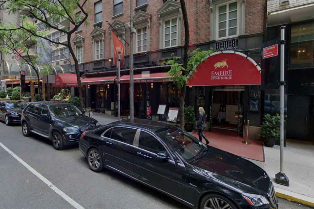 Empire Steakhouse ở quận Manhattan nơi sẽ tổ chức “lễ đốt khẩu trang” - Ảnh: Google Maps