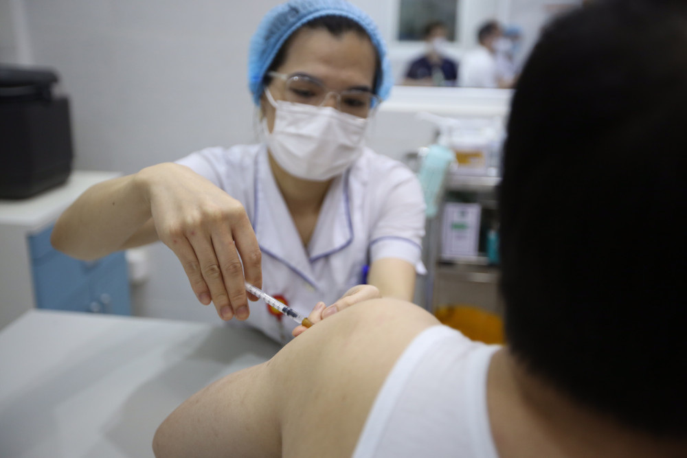 Bộ Y tế vừa phân bổ vắc-xin COVID-19 đợt 3 cho các địa phương, TPHCM nhận được 70.000 liều