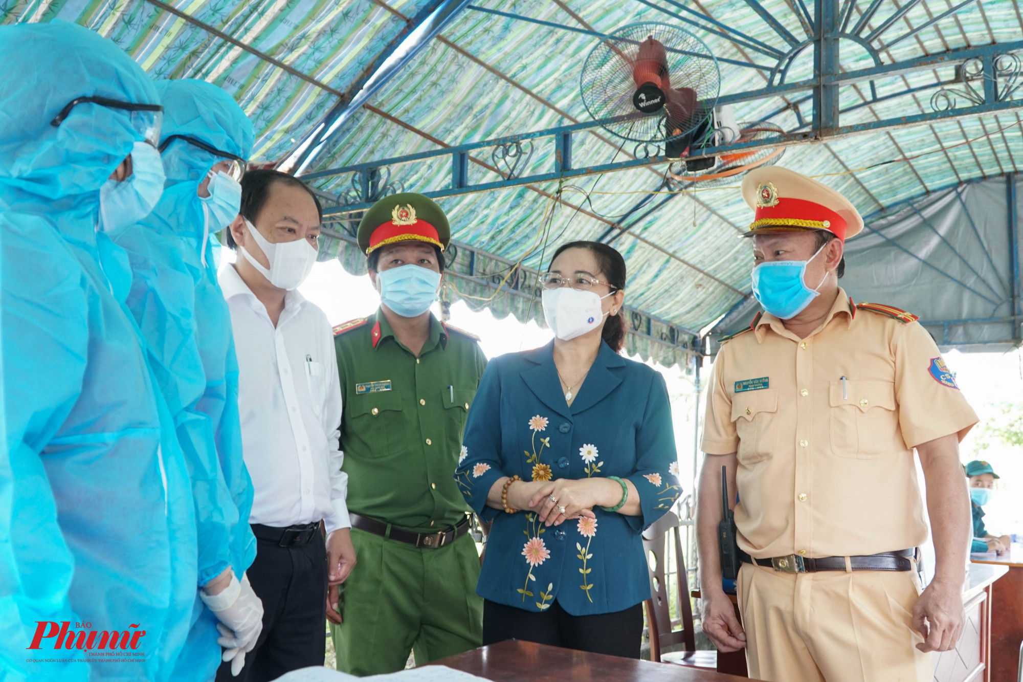 Đoàn công tác do bà Nguyễn Thị Lệ - Phó Bí thư Thành ủy, Chủ tịch HĐND Thành phố thăm hỏi, động viên