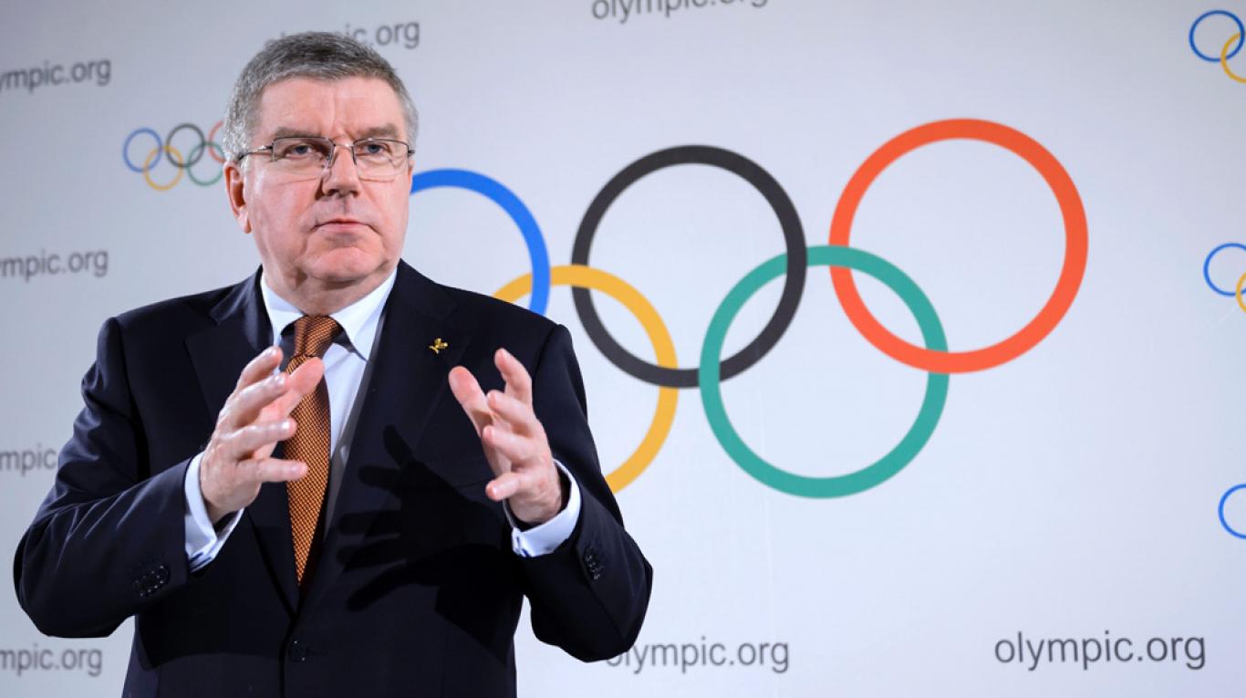  Chủ tịch IOC, Thomas Bach bị cáo buộc rằng đã kêu gọi người dân Nhật Bản hy sinh.