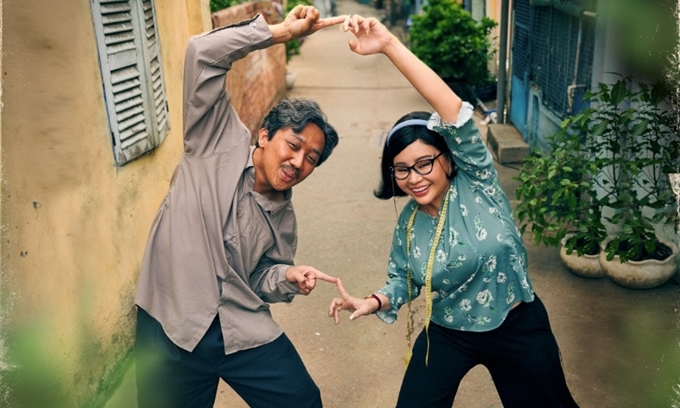 Trấn Thành (vai Ba Sang) và nghệ sĩ Lê Giang (vai Cẩm Lệ) trong phim Bố già