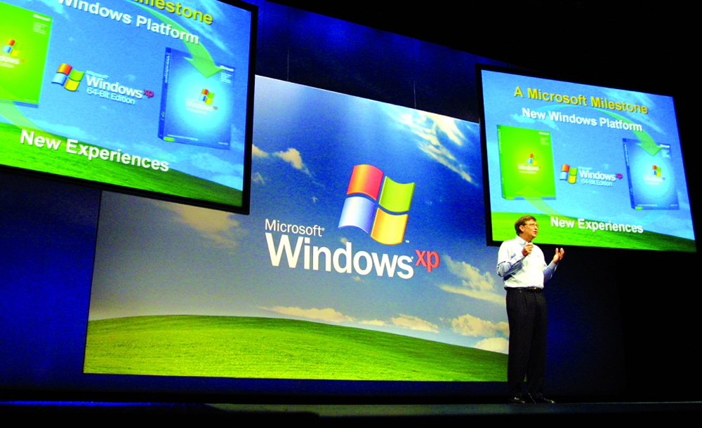 Bill Gates trong một buổi giới thiệu Windows XP vào năm 2001  Ảnh: GETTY IMAGE