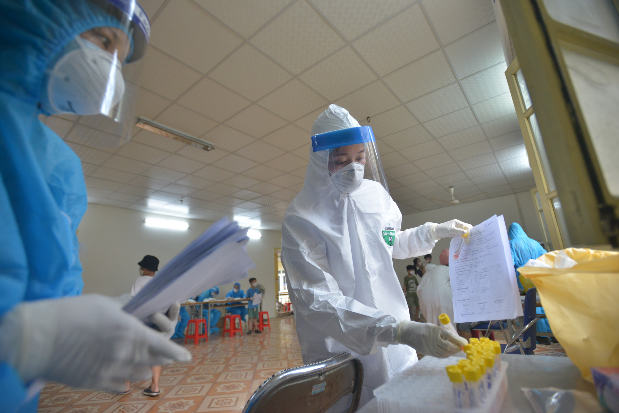 Sở Y tế Hà Nội đề nghị doanh nghiệp chủ động mua test kháng nguyên cho người lao động.