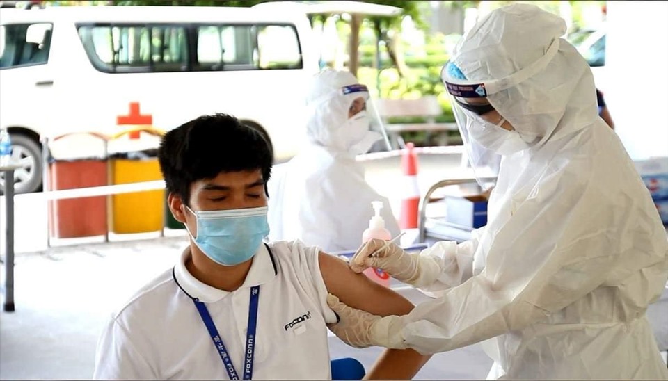 Bộ Y tế đề nghị Hà Nội hỗ trợ Bắc Giang tiêm vắc-xin ngừa COVID_19