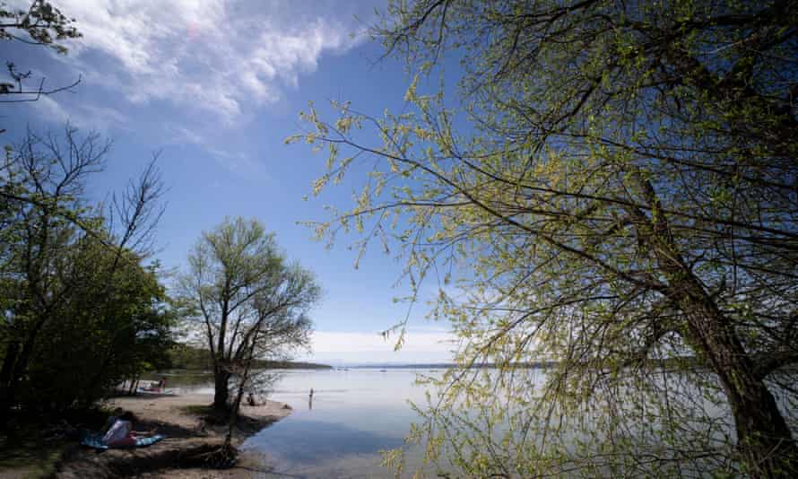 Hồ Ammersee gần Munich, vùng Bavaria, Đức. Sự suy giảm khí oxy trong các hồ đã tăng tốc từ 3 đến 9 lần trong vòng 40 năm qua