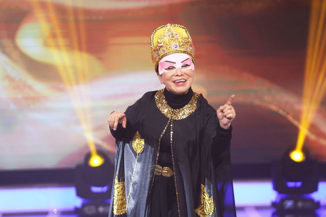 NSND Bạch Tuyết độc diễn trích đoạn Hoàng hậu hai vua trên sân khấu Dấu ấn huyền thoại
