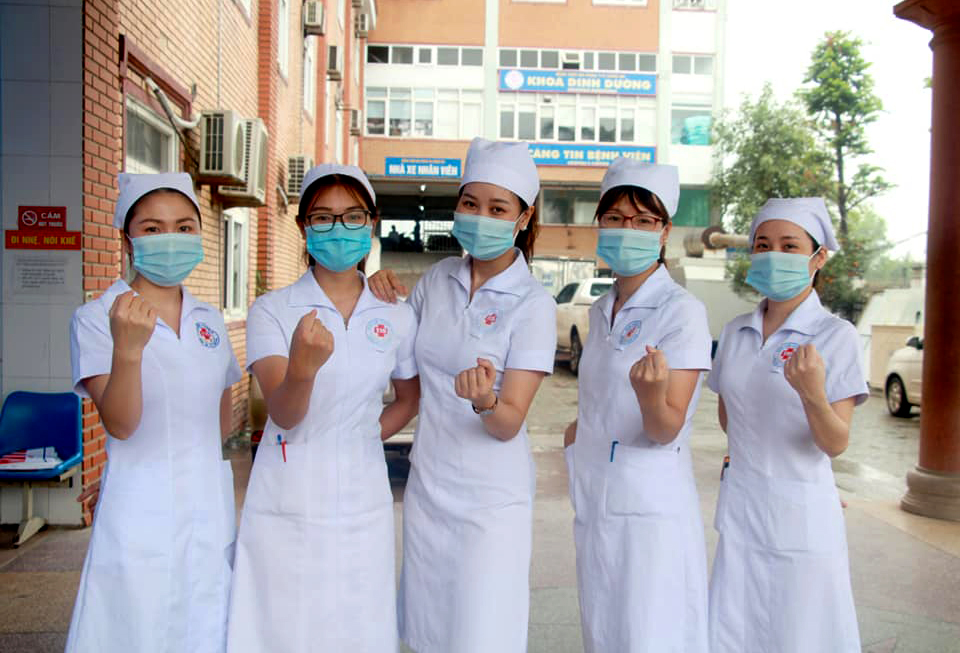 Một ngày sau lời kêu gọi của Sở Y tế Nghệ An, 164 bác sĩ, điều dưỡng và nhân viên y tế Bệnh viện 115 Nghệ An đã đăng ký lên đường chi viện cho Bắc Giang, Bắc Ninh