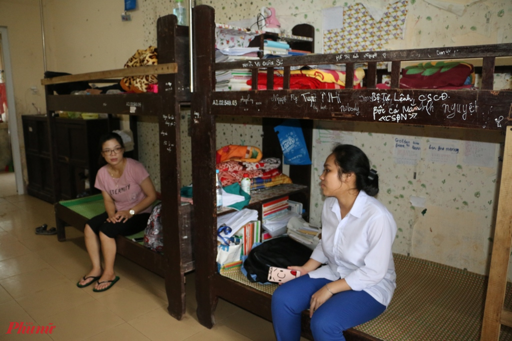 Theo thống kê từ điểm thi trường THPT nội trú tỉnh Thừa Thiên - Huế điểm thi này có hơn 60 phụ huyng cùng học sinh đăng ký ở lại lưu trú, ăn  ở tại đây trong 3 ngày thi