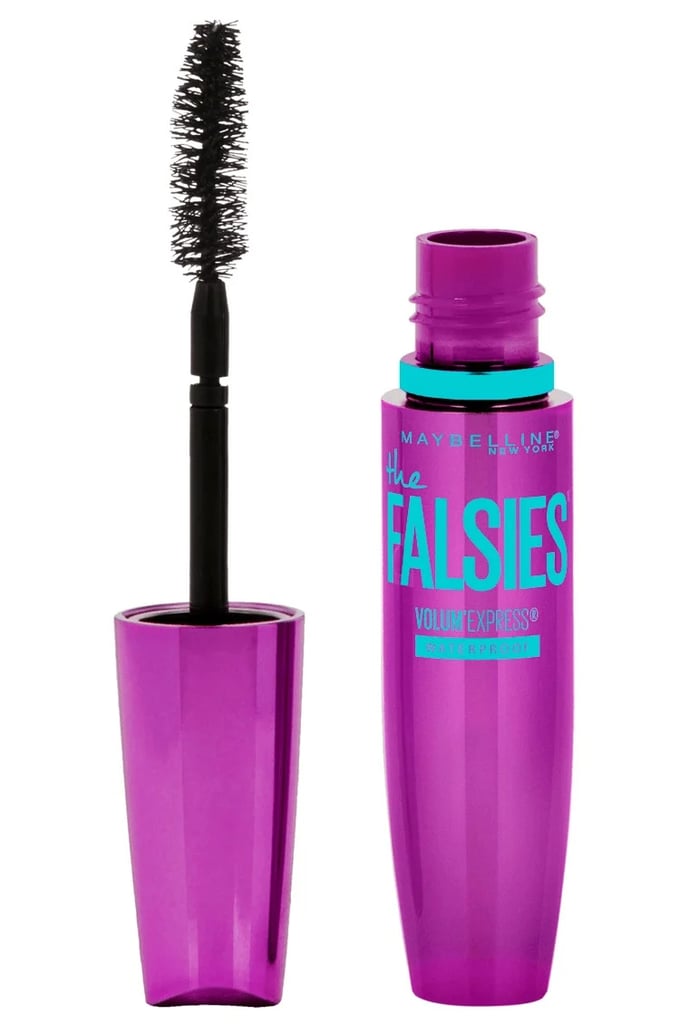 Mascara chống thấm nước Maybelline New York Volum Express The Falsies (giá 180.000 đồng): Với thiết kế bàn chải cong độc đáo và linh hoạt giúp nâng hàng mi, tác lông mi để phủ đều màu. Công thức không vón cục mang lại hàng mi dày và đầy đặn hơn. Đặc biệt thích hợp cho cả những người đeo kính áp tròng.