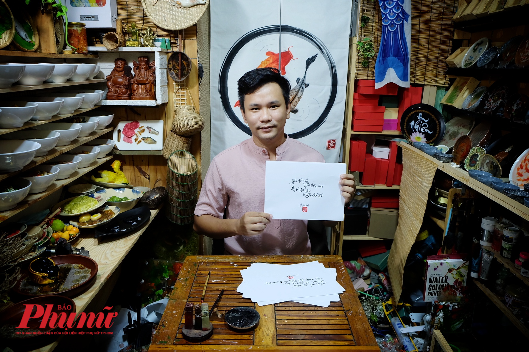 Nguyễn Tấn Đạt - chàng trai 8X với những khẩu hiệu phòng chống dịch Covid - 19 bằng thư pháp độc đáo