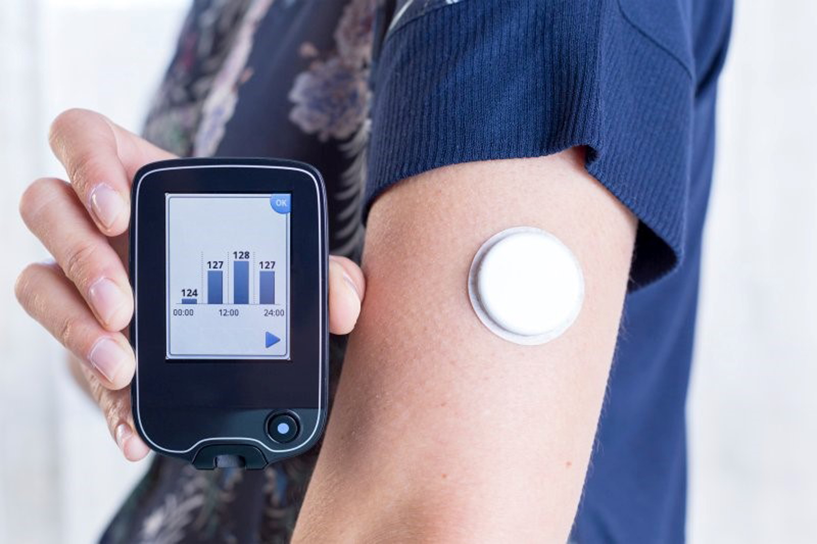 Thiết bị đo đường huyết liên tục CGM nên được sử dụng dưới sự tư vấn và giám sát của bác sĩ