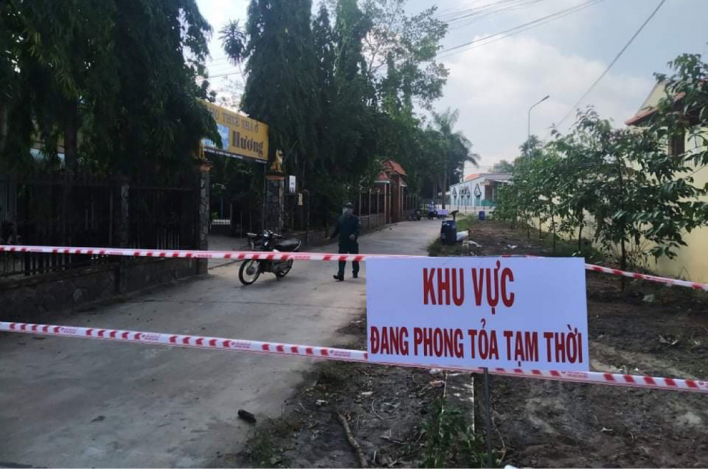 Khu vực phong tỏa sau lưng ủy ban thị trấn Chơn Thành.