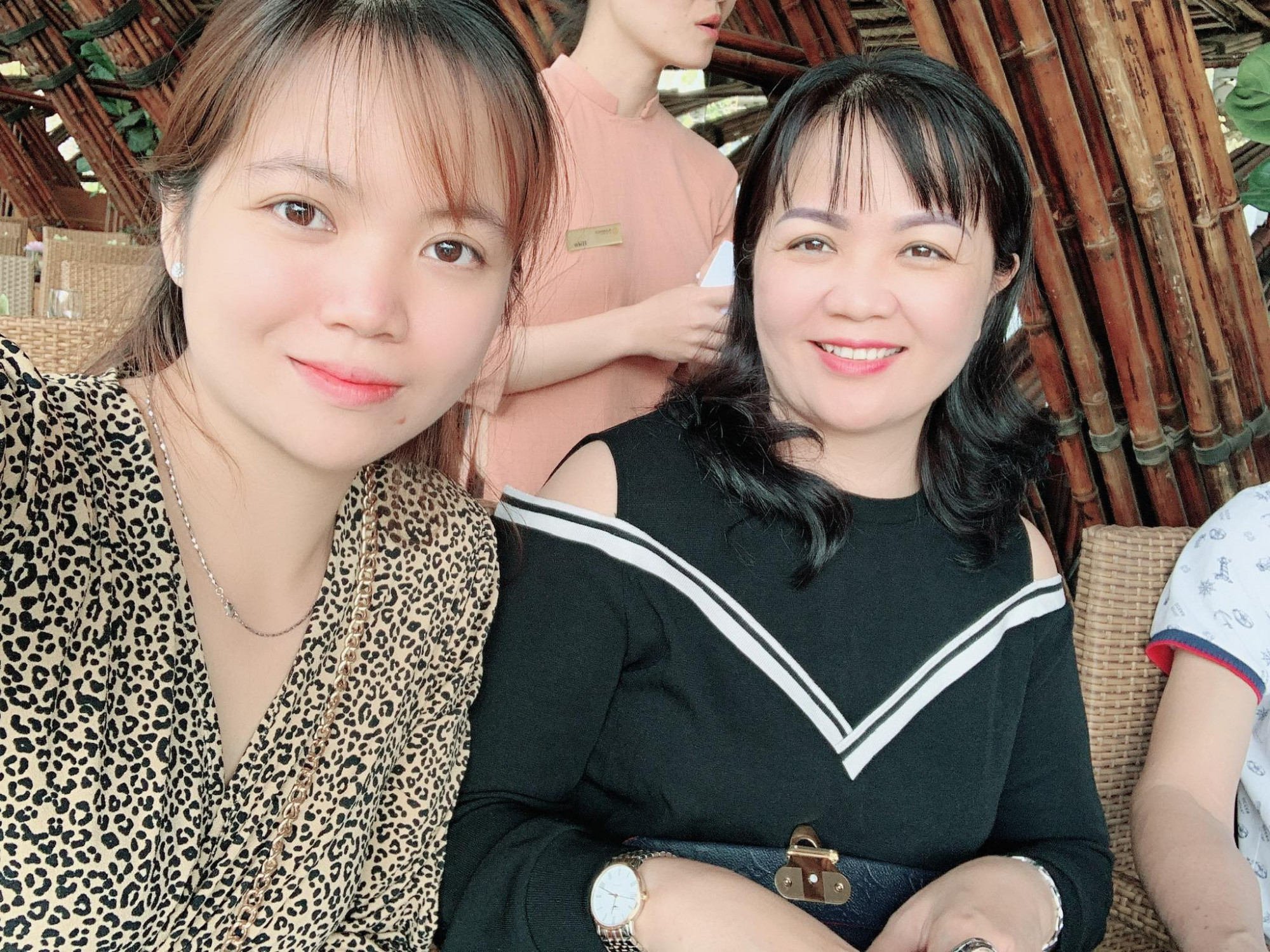 Chị Hương học hỏi được từ bố mẹ bí quyết để giữ sự ngọt ngào trong hôn nhân