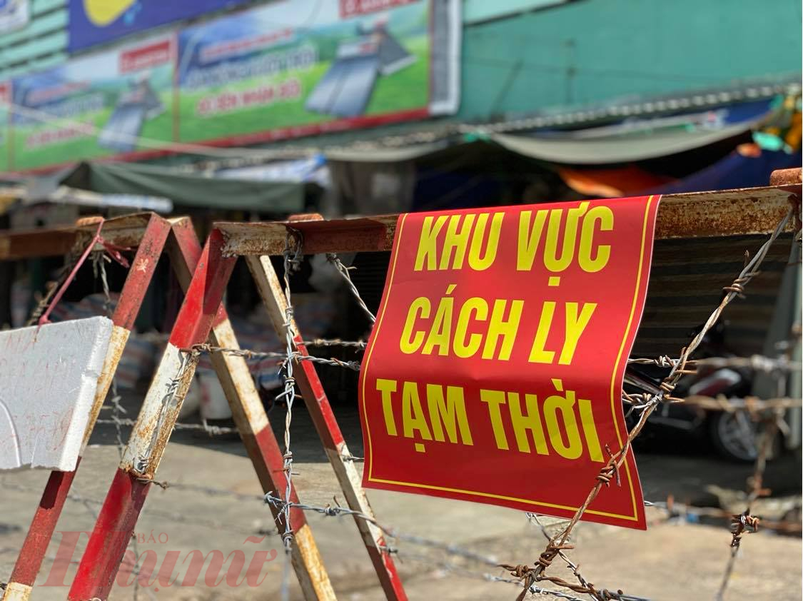 Nhiều chợ truyền thống TPHCM tạm ngưng hoạt động do liên quan ca nhiễm COVID-19. Ảnh: Quốc Thái