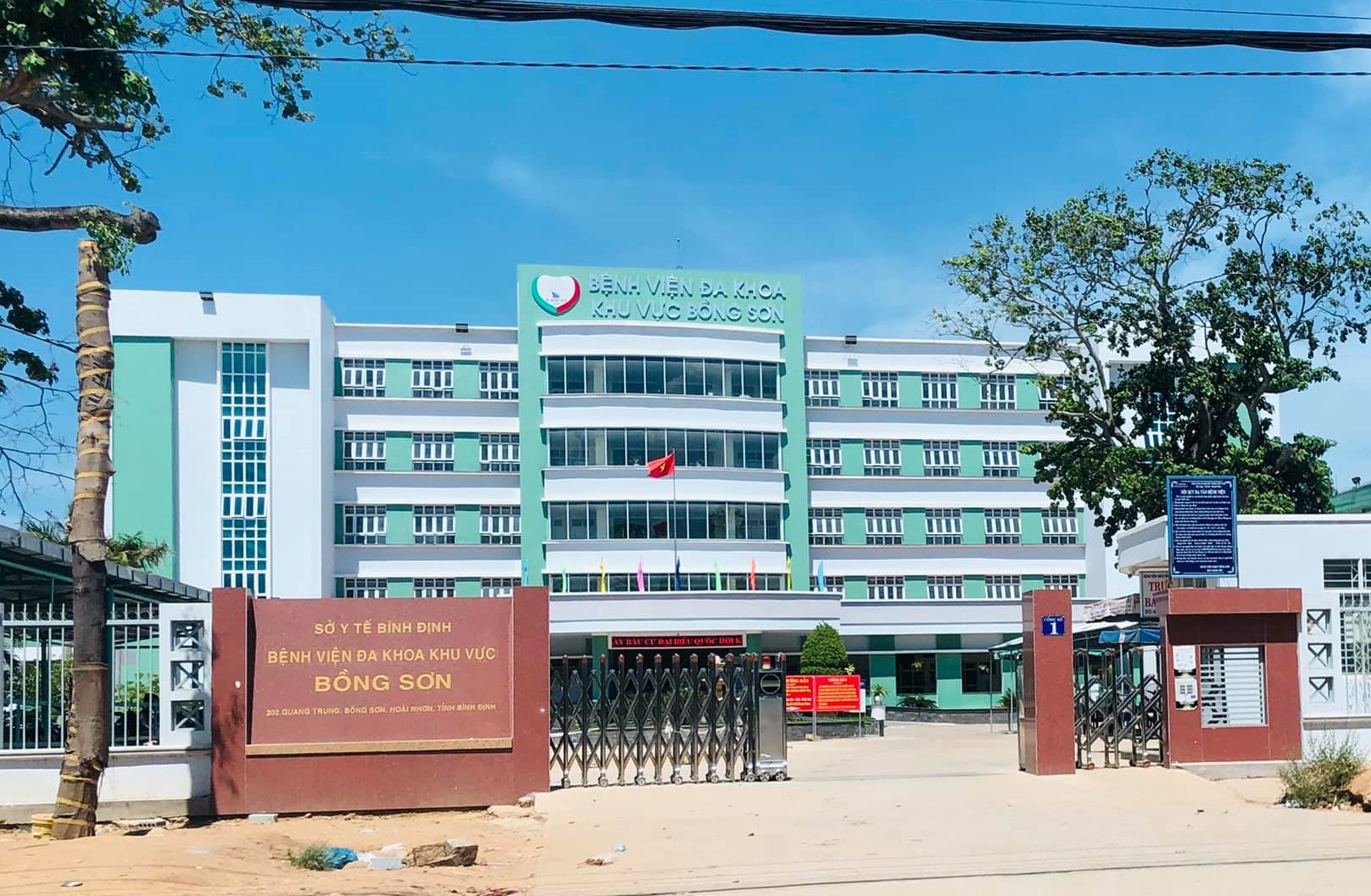 Bệnh viện Đa khoa Khu vực Bồng Sơn nơi điều trị cho các bệnh nhân dương tính với  SARS-CoV-2 
