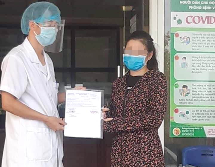 Sau 8 ngày ra viện, cô gái 22 tuổi lại phải nhập viện điều trị do tái dướng tính với SARS-CoV-2