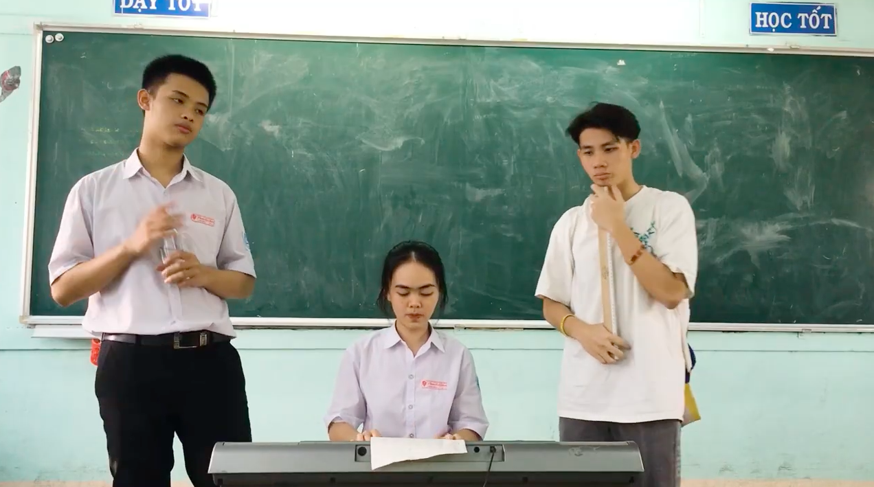 Lâm Kha, Bích Ngọc và Thanh Thái trong đoạn video tập luyện