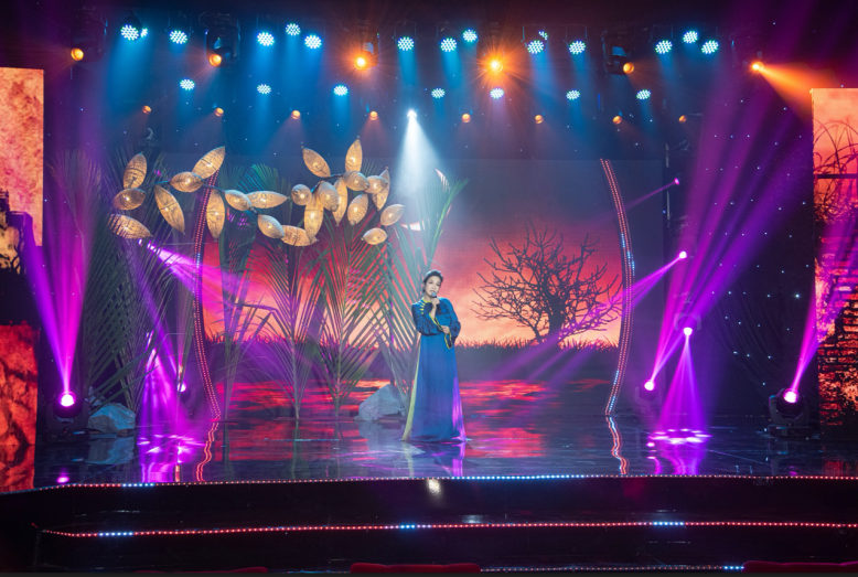 Diva Mỹ Linh và các ca sĩ hứa hẹn mang lại cho khán giả xem đài những ca khúc đầy cảm xúc về tình mẹ - Ảnh: NHG
