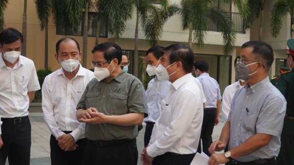 Đoàn công tác của Thủ Tướng Phạm Minh Chính tại Bệnh viện dã chiến số 6 TPHCM