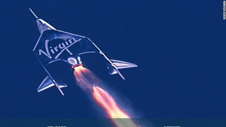 Tỷ phú Anh Richard Branson đã thành công trong chuyến bay ra ngoài không gian hôm 11/7 trên con tàu không gian Virgin do ông tài trợ - Ảnh: CNN