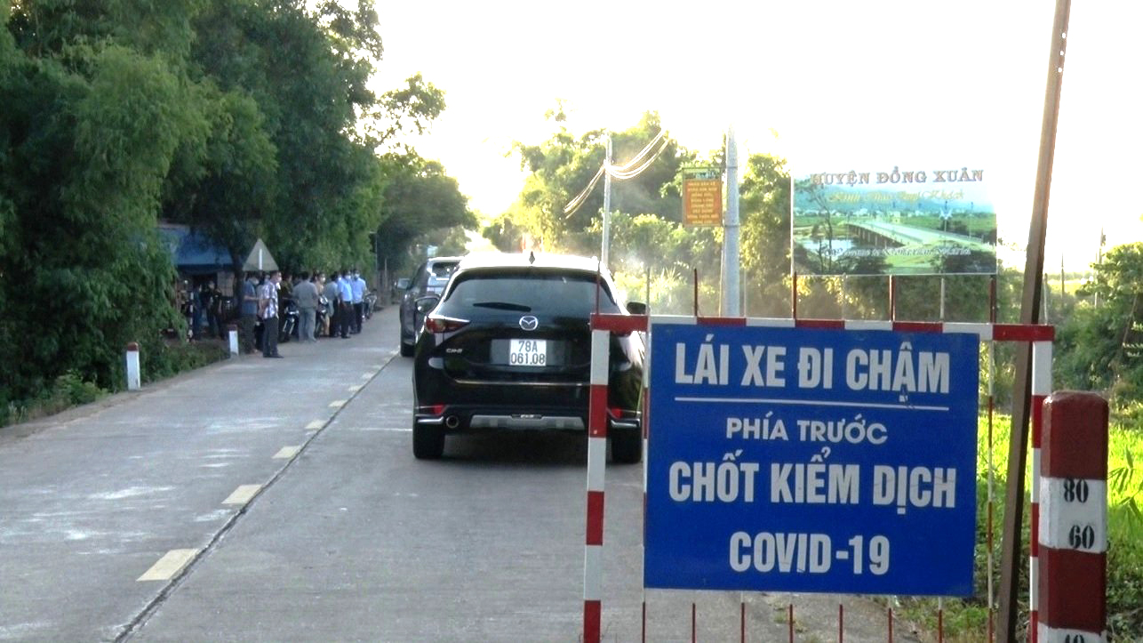 Chốt chặn, kiểm soát dịch COVID-19, tại huyện Đồng Xuân (Phú Yên)