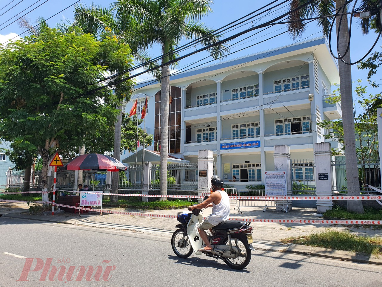 Trụ sở Chi cục Thuế khu vực Cẩm Lệ - Hòa Vang tại đường Nguyễn Nhàn (.Q.Cẩm Lệ) đã được phong tỏa