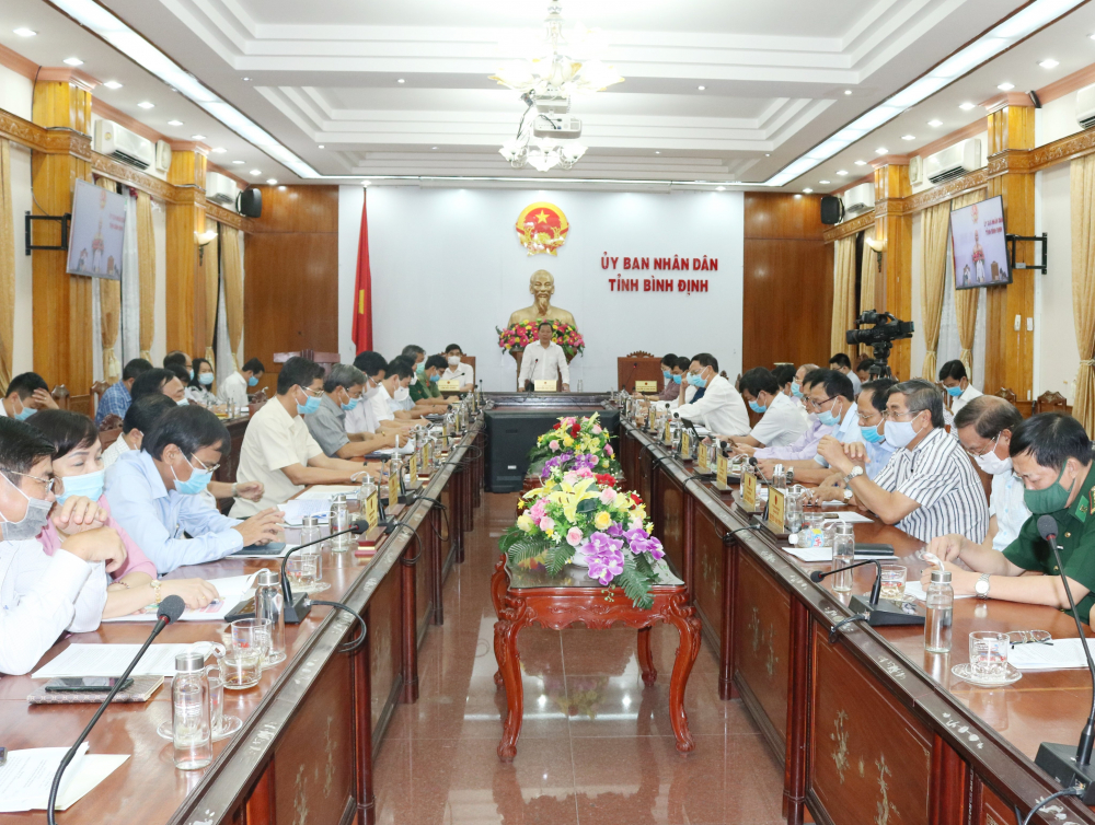 Chính quyền tỉnh Bình Định họp bàn giải pháp chống dịch COVID - 19