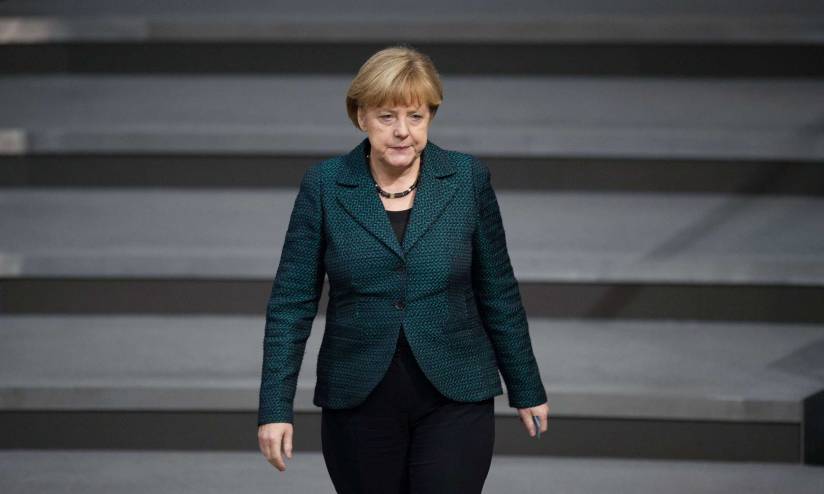 Thủ tướng Angela Merkel yêu thích phong cách thời trang tối giản.