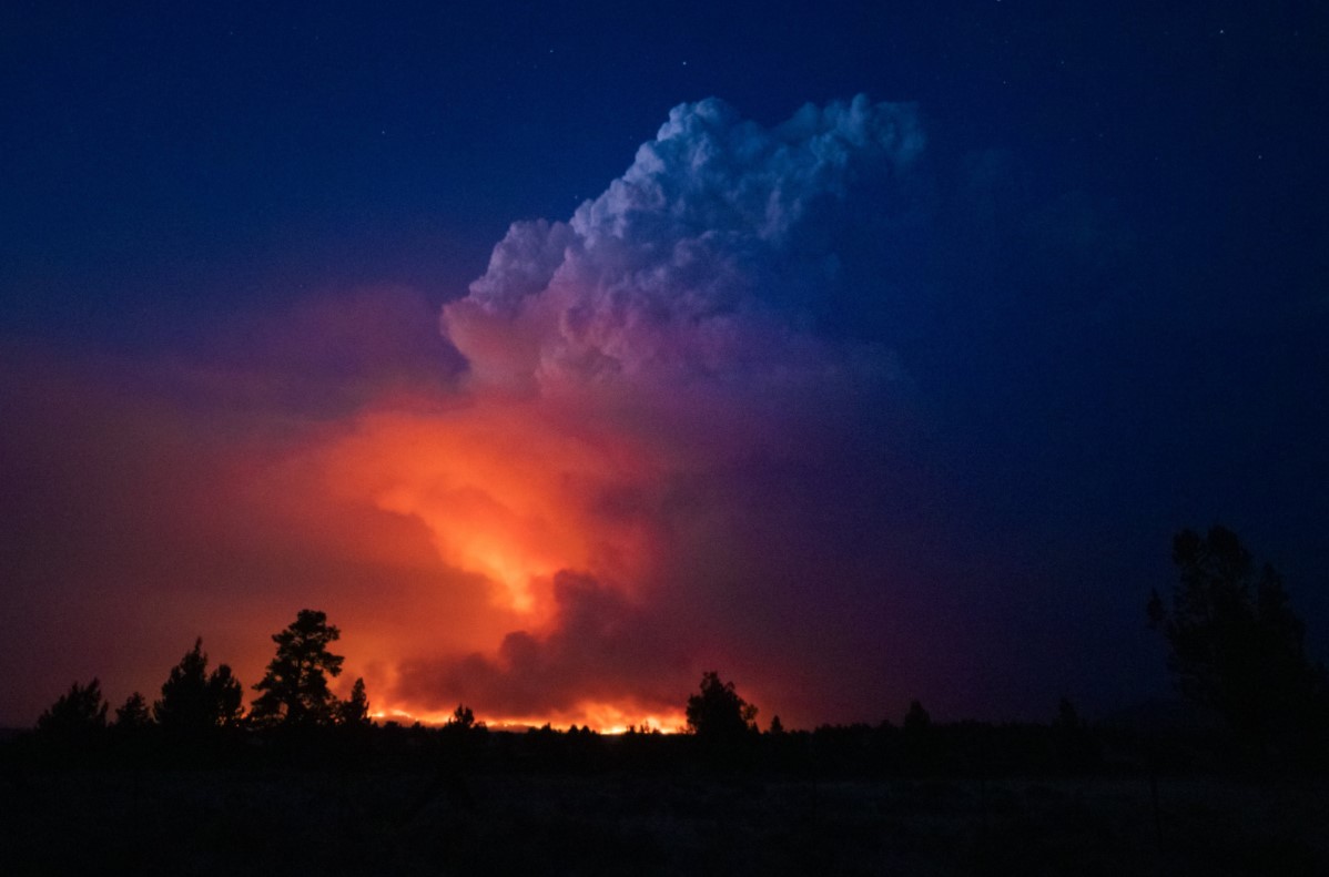 Khói bao trùm phần lớn khu vực bang Oregon do đám cháy có thể kéo dài đến những bang lân cận như Montana, Idaho, Wyoming, Utah và Colorado.