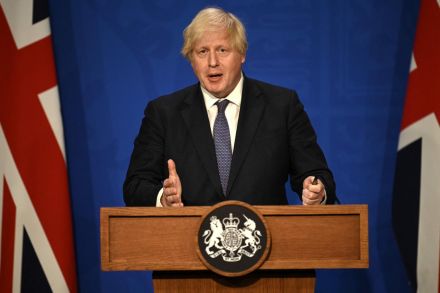 Thủ tướng Boris Johnson kêu gọi người dân thận trọng khi dở bỏ hạn chế COVID-19.