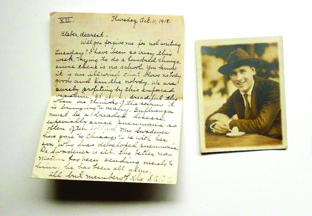 Một lá thư Hildreth gửi cho hôn phu Kleber năm 1918. Người đàn ông trong ảnh là John, em trai cô  ẢNH: ATLAS OBSCURA