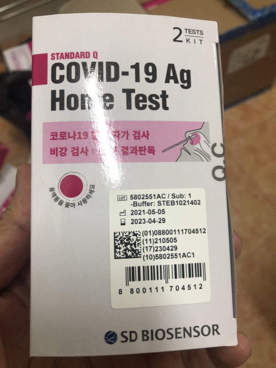 Sản  phẩm  test  COVID-19 nhập  lậu bị phát hiện tại Hà  Nội. Ảnh: QLTT