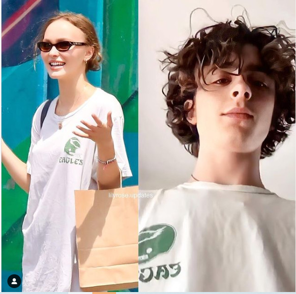 cặp đôi Lily-Rose Depp và Timothée Chalamet cũng sử dụng chung một chiếc áo phông