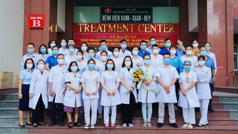 Đoàn công tác của Bệnh viện Phong - Da liễu Trung ương Quy Hòa vào TPHCM hỗ trợ công tác phòng, chống dịch COVID-19 trong buổi ra quân sáng 30/7  Ảnh: Bệnh viện Phong - Da liễu Trung ương Quy Hòa.
