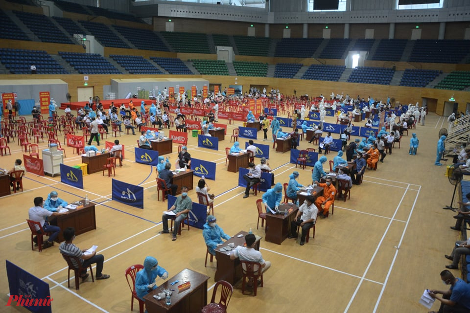 Đà Nẵng đang kêu gọi các tình nguyện viên có kinh nghiệm tham gia chiến dịch tiêm vắc xin COVID-19