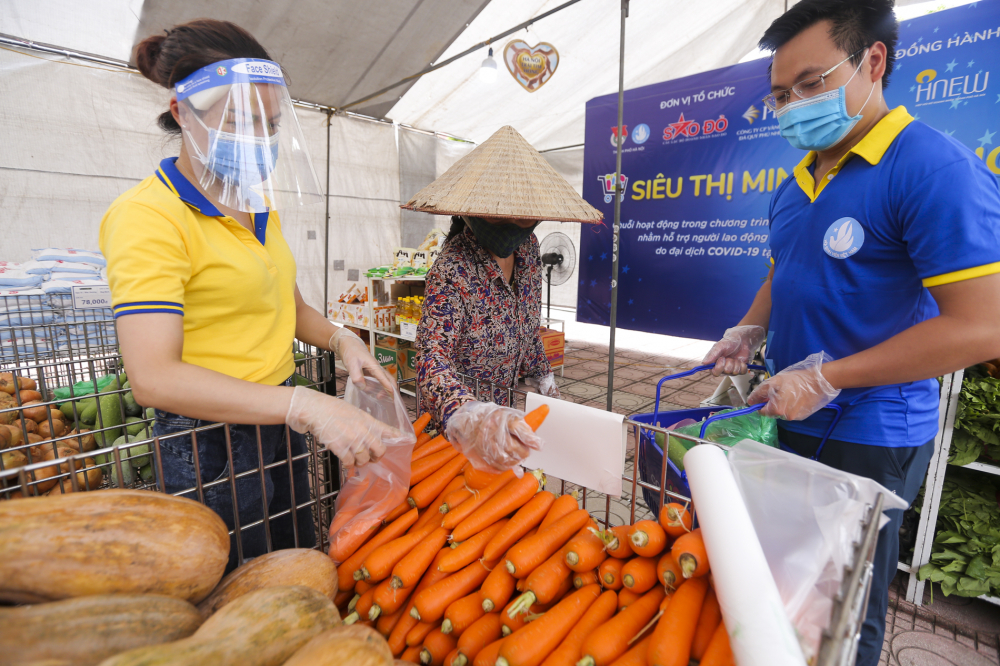 Tính tới thời điểm hiện tại, trên cả nước đã có hơn 50.000 “Phiếu quà tặng’’ được phát ra, giúp đỡ hơn 50.000 hộ dân có hoàn cảnh khó khăn.