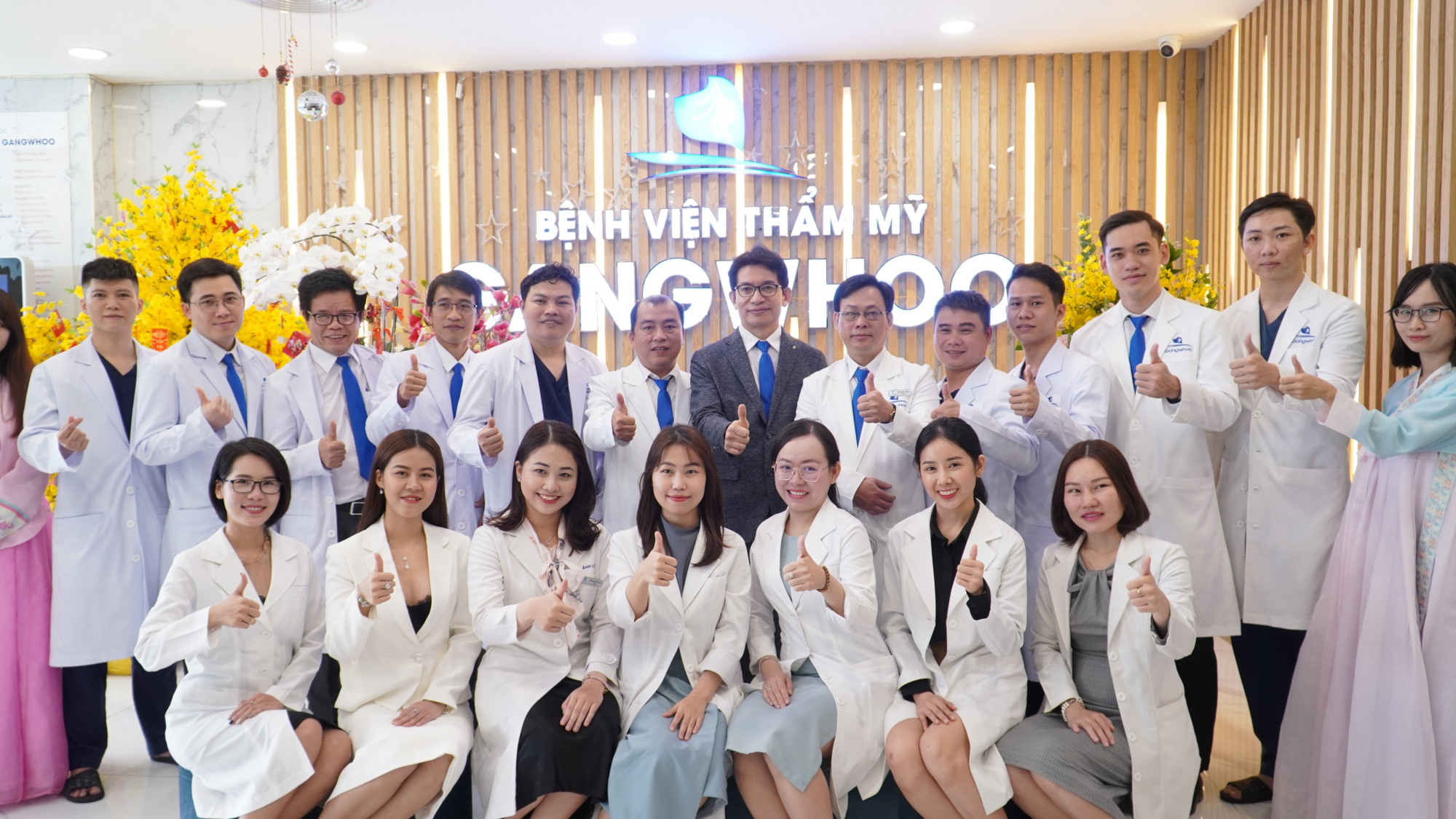 Đội ngũ y bác sĩ Bệnh viện thẩm mỹ Gangwhoo - Ảnh chụp trước tháng 4/2021