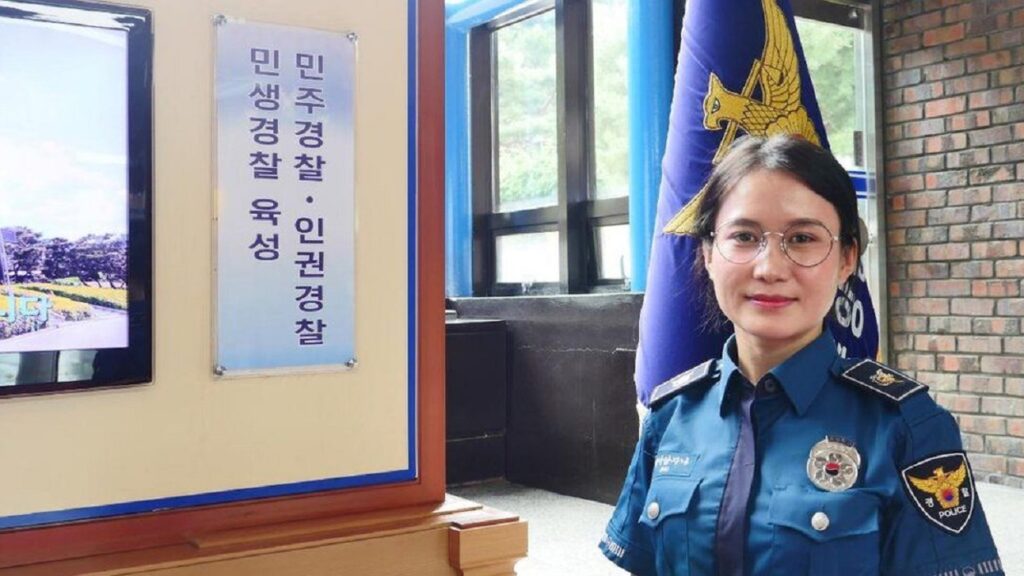 Cô Kim Hana là một trong số ít người phụ nữ nước ngoài được làm cảnh sát ở Hàn Quốc - Ảnh: 