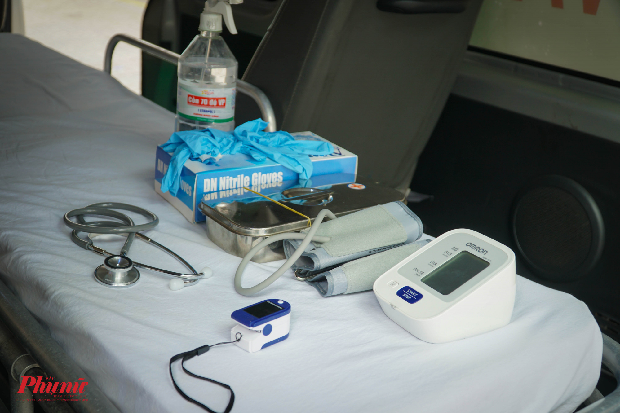 Trên xe lưu động sẽ được bố trí những trang thiết bị Y tế cơ bản cho việc cấp cứu