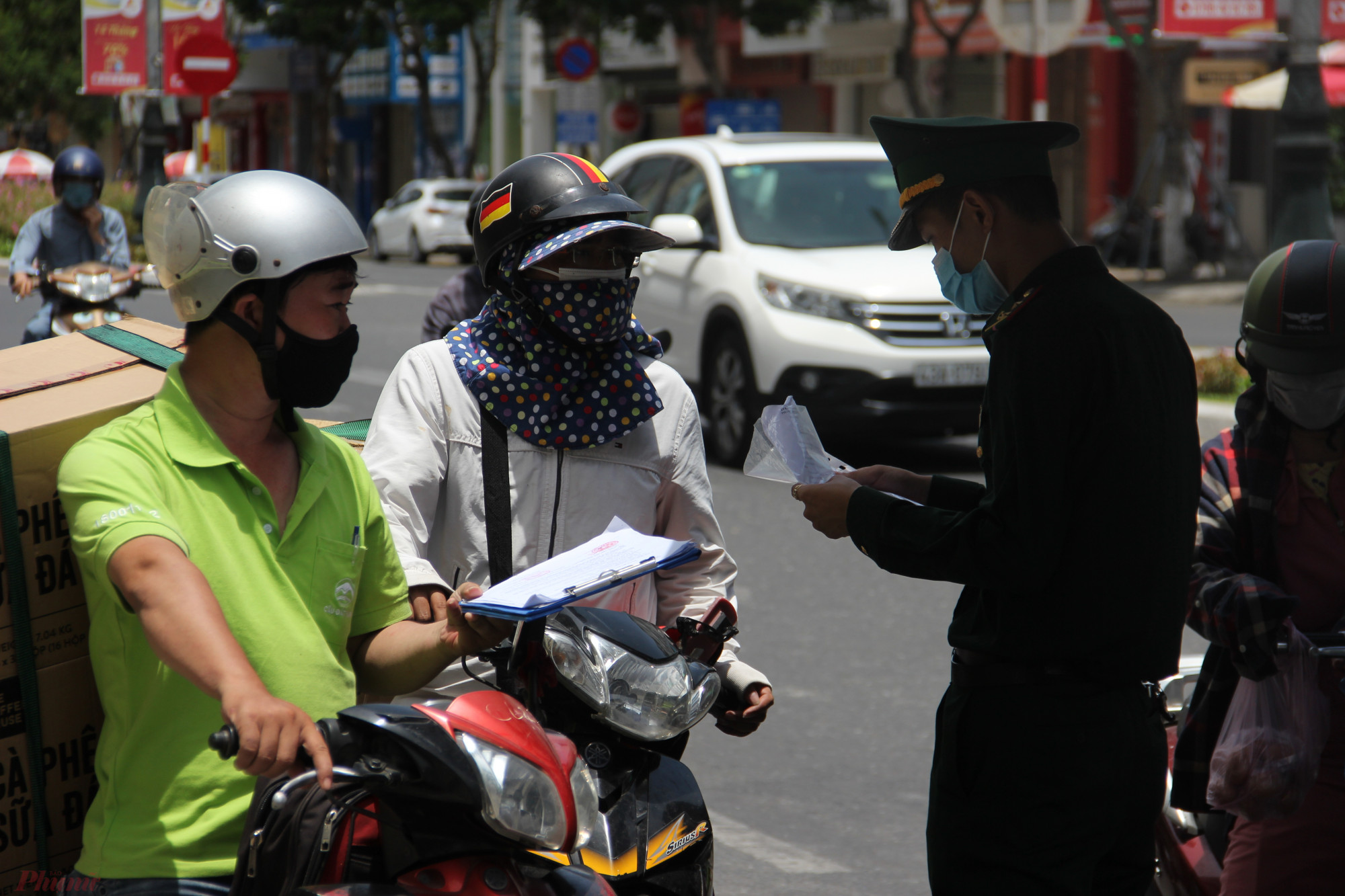 Từ 12g ngày 6/8, Đà Nẵng sử dụng mẫu giấy đi đường mới để hạn chế người dân ra đường không cần thiết