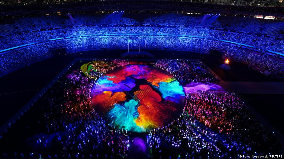 Màn trình diễn ánh sáng tại lễ bế mạc Thế vận hội Tokyo