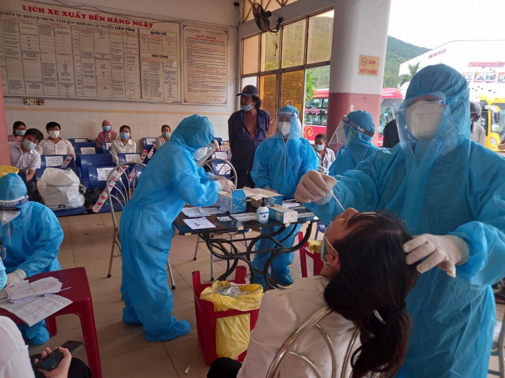 Tỉnh Bình Định test nhanh kháng nguyên SARS-CoV-2 trong cộng đồng