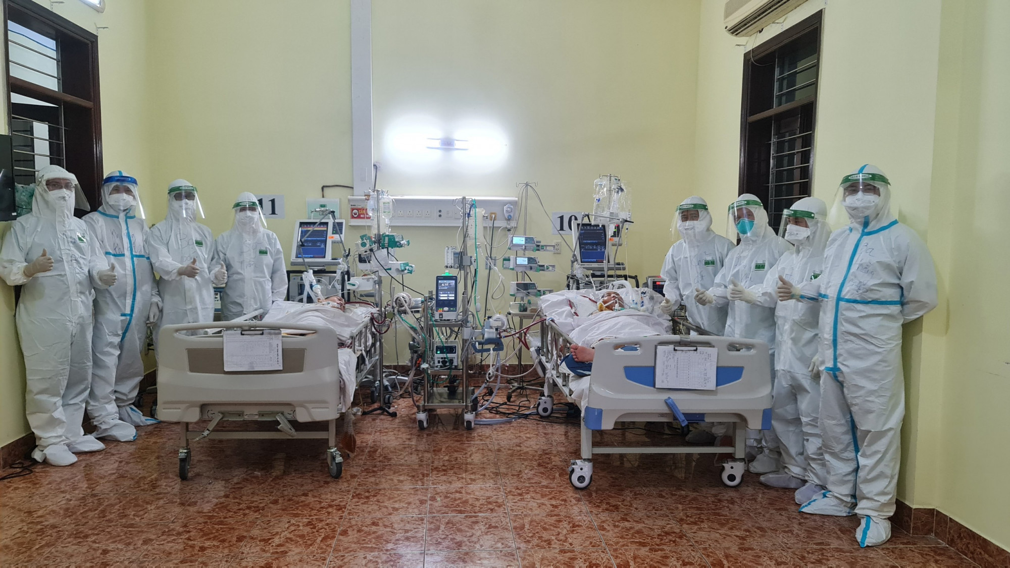 Chị H. sử dụng máy ECMO chung với bệnh nhân COVID-19 khác, ảnh Trần Chính