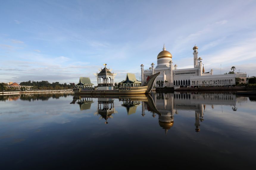 Brunei tái bùng dịch sau 15 tháng.
