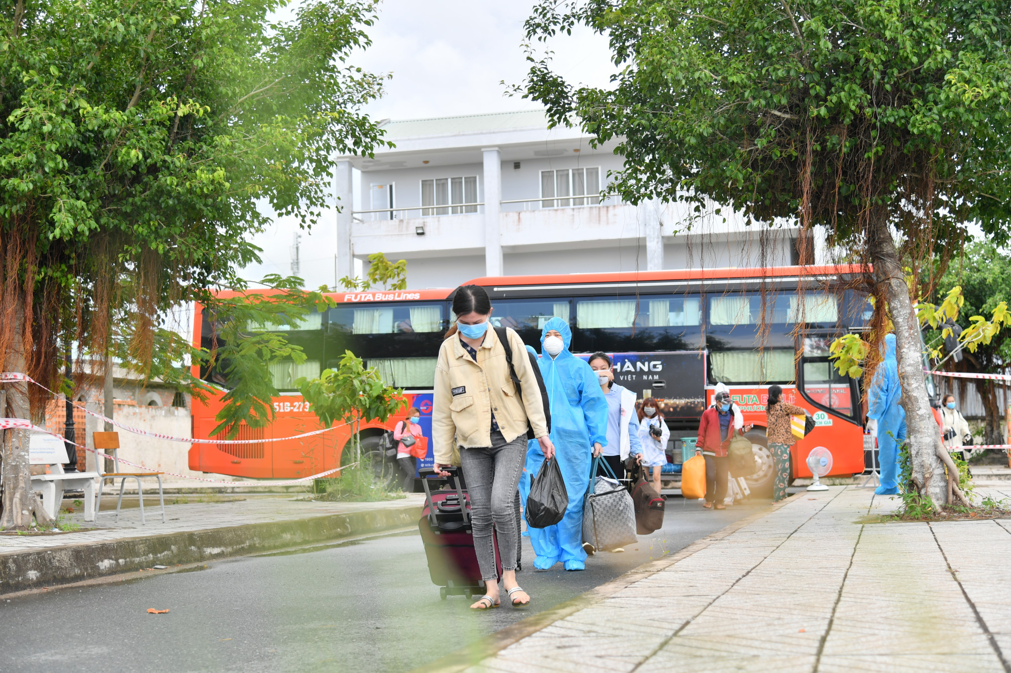 Những công dân đầu tiên từ TPHCM được đón về Kien Giang tránh dịch