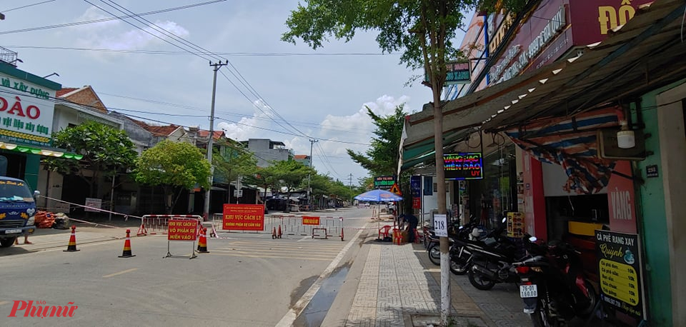 Phong tỏa khu vực có ca bệnh F0 tại phường Trương Quang Trọng, TP.Quảng Ngãi - ảnh Thanh Vạn