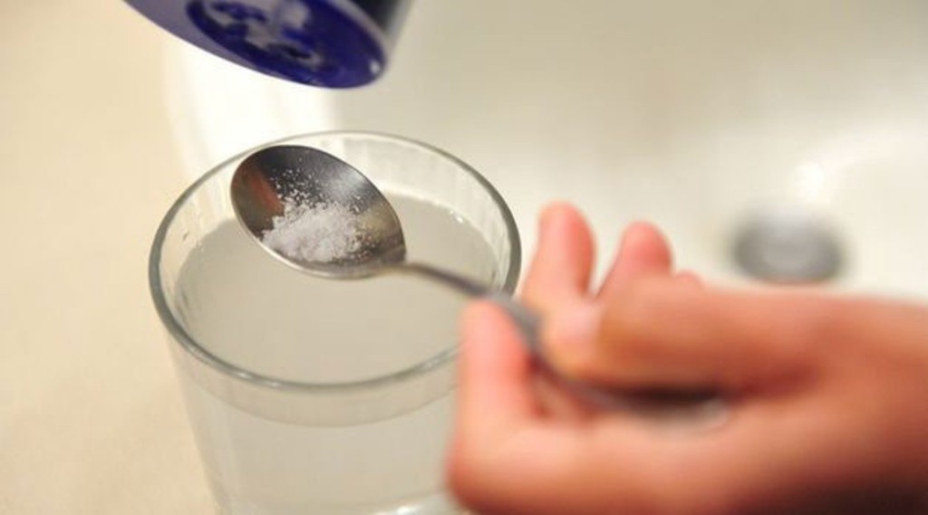 Mọi người có thể tự pha dung dịch nước muối sinh lý tại nhà nhưng phải tuân thủ thành phần và liều lượng sử dụng