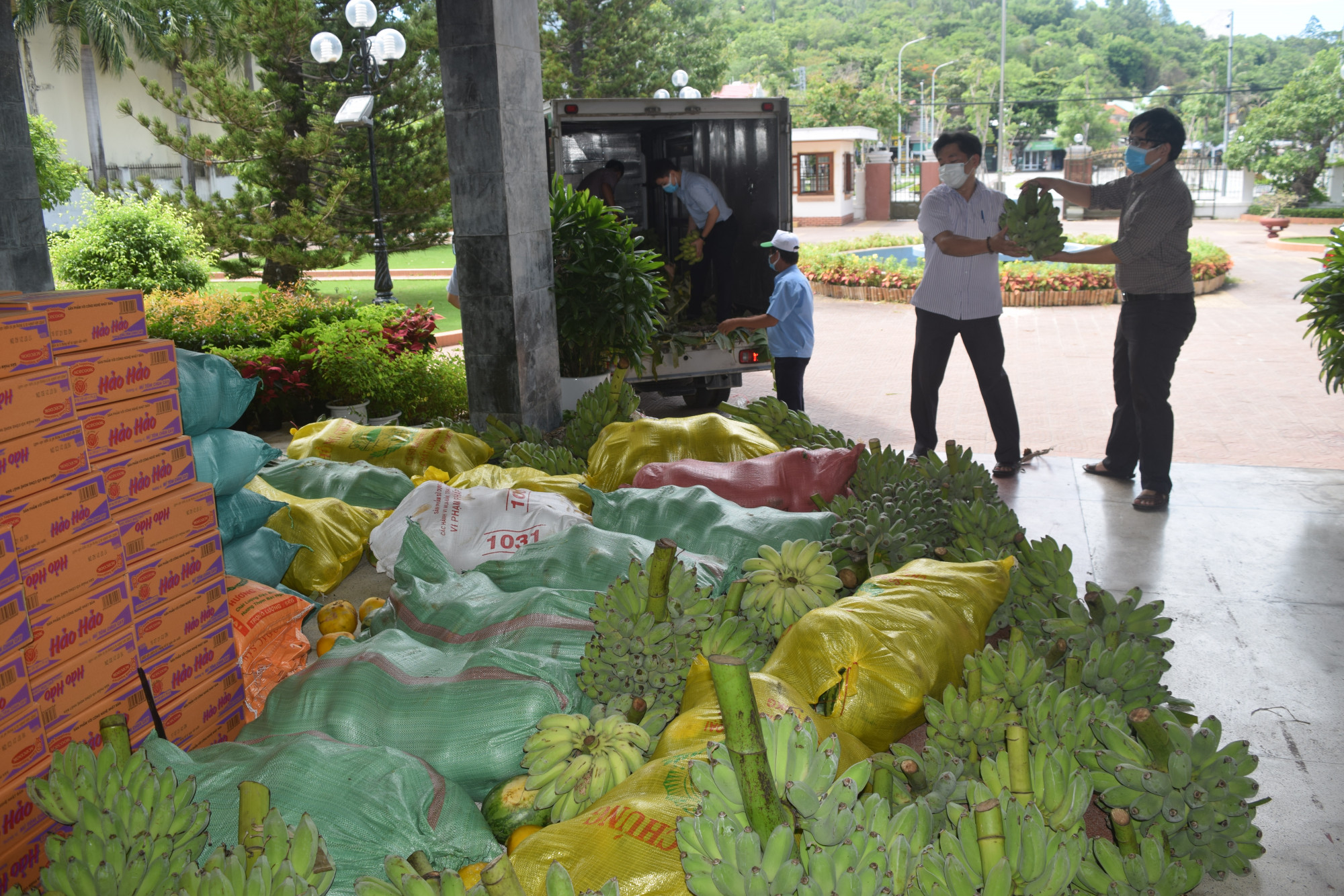  Phú Yên kết nối thu mua giúp bà con nông dân sống trong khu vực phong tỏa