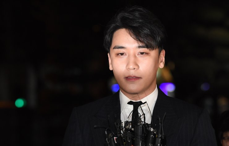 Seungri (cựu thành viên Bigbang) bị kết án 3 năm tù giam vì bê bối tình dục, cờ bạc